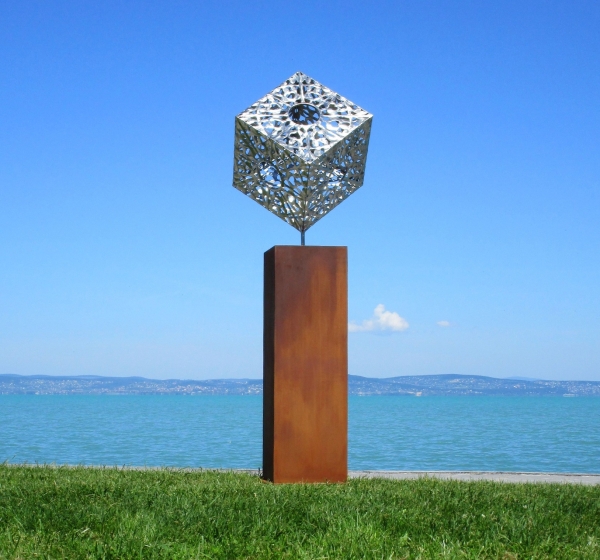 Big cube artwork rusty iron